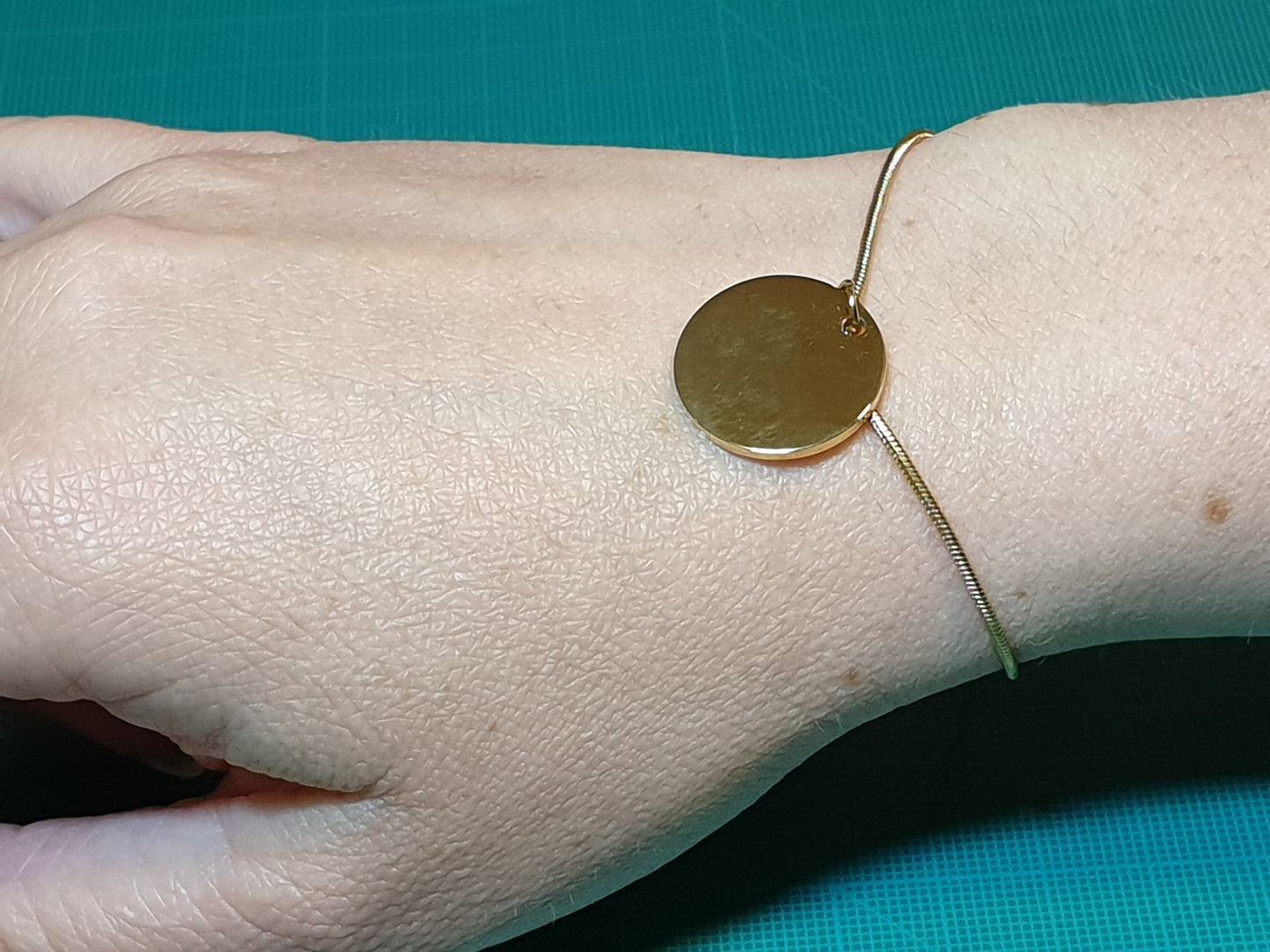 Bracelet chaine arrondie personnalisable médaillon rond