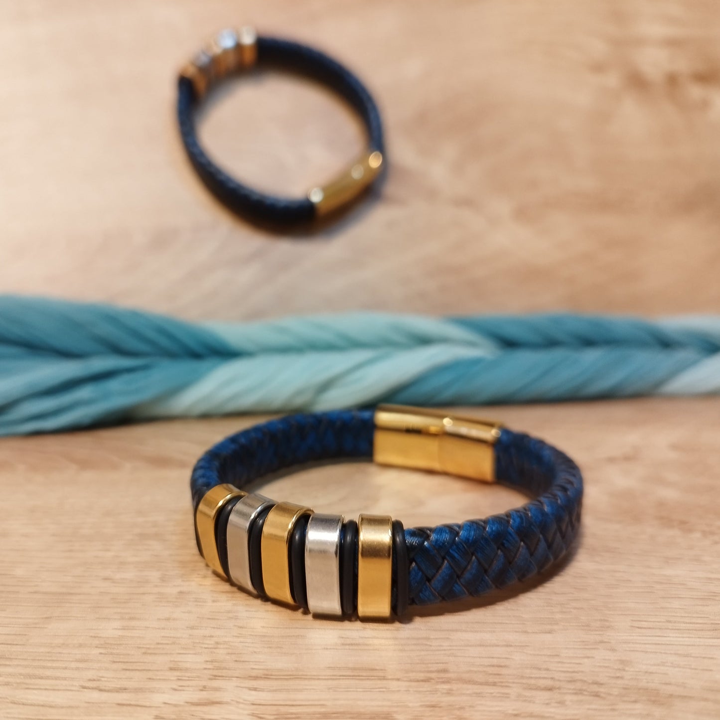 Bracelet Tressé Bleu Magnétique
