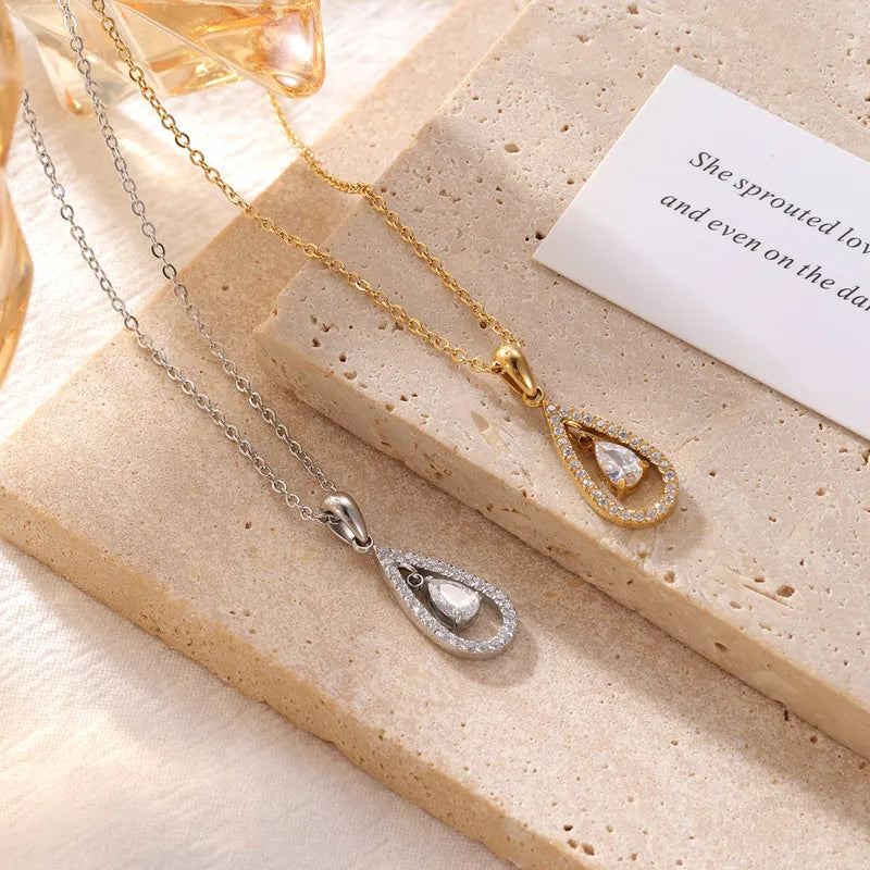 Pendentif Goutte d'eau Zirconium Plaqué Or 16 carats