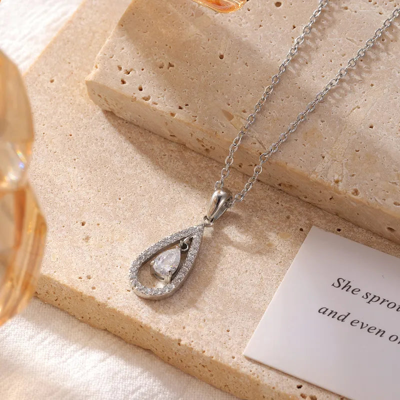 Pendentif Goutte d'eau Zirconium Plaqué Or 16 carats