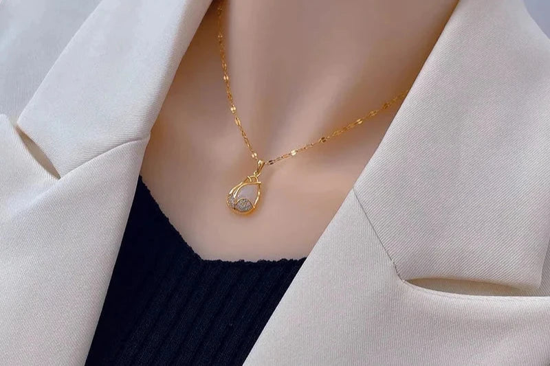 Pendentif Tulipe Opale Blanche